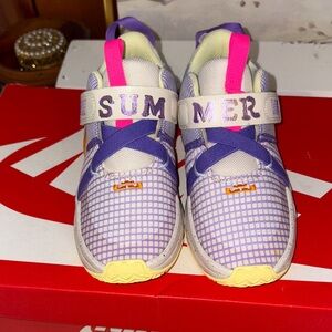 LeBron’s Witness 7 Kids Nike